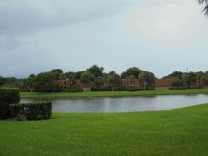 505 Live Oak Ln in Boynton Beach, FL - Building Photo - Building Photo