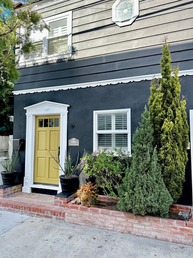 property at 317 8th Pl