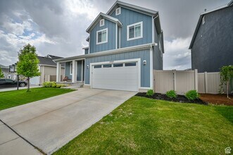 15162 S Cantle Dr in Bluffdale, UT - Building Photo - Building Photo