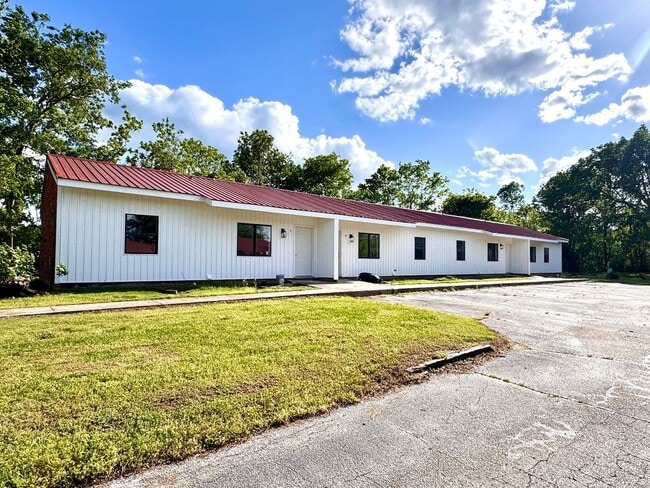 221 Street St in Cave City, AR - Building Photo - Building Photo