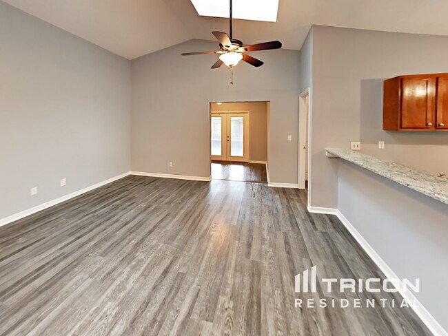 2031 Helm Ln in Valrico, FL - Building Photo - Building Photo