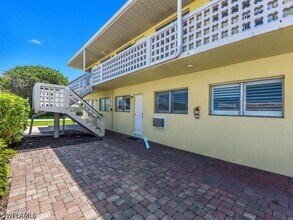 473 12th Ave S in Naples, FL - Building Photo - Building Photo