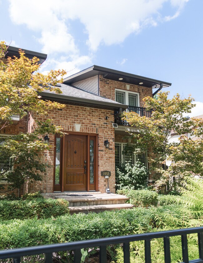 1052 Margret St in Des Plaines, IL - Building Photo - Building Photo