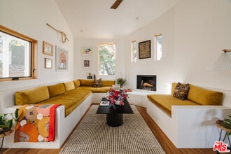 2002 Tuna Canyon Rd in Topanga, CA - Building Photo - Building Photo