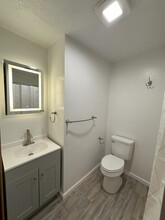 335 W State St, Unit Apt 2 in Athens, OH - Foto de edificio - Building Photo