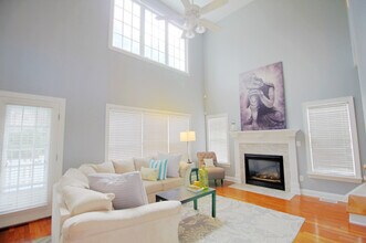 804 E Oak Dr in Durham, NC - Building Photo - Building Photo