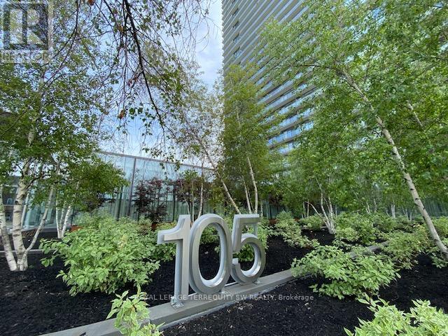 105-105 The Queensway in Toronto, ON - Building Photo - Building Photo