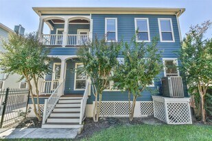 1030 W 16th St in Houston, TX - Building Photo