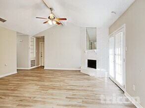 2214 Townhall Ln in Katy, TX - Foto de edificio - Building Photo