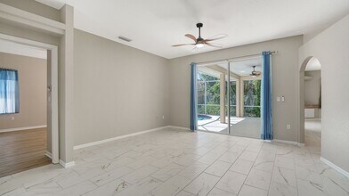 4010 Green Tree Ave in Sarasota, FL - Building Photo - Building Photo