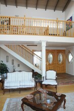 1902 Stonesgate St in Westlake Village, CA - Building Photo - Building Photo