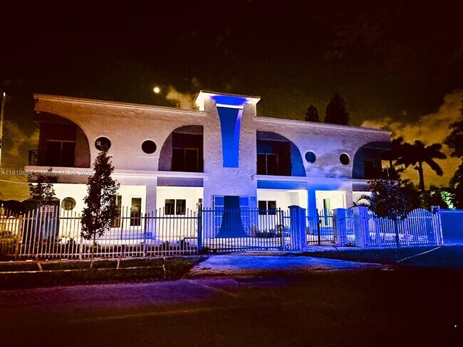3300 NW 19th Ave in Miami, FL - Building Photo - Building Photo