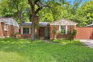 1310 Michigan Ave in Dallas, TX - Building Photo