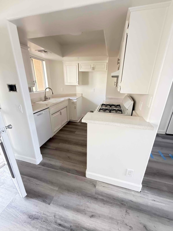 5405 Kester Ave in Los Angeles, CA - Building Photo - Building Photo
