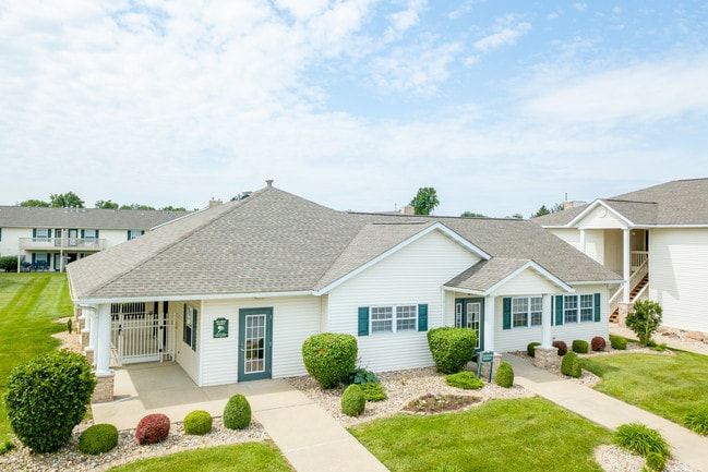 Fairfield Place in O'Fallon, IL - Foto de edificio - Building Photo
