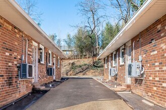 5009 Oxford St in Lynchburg, VA - Building Photo - Building Photo