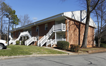 Shamrock Apartments in Raleigh, NC - Building Photo - Building Photo