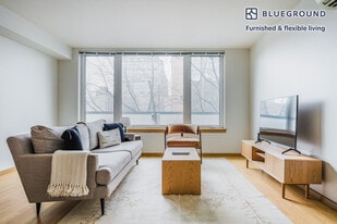 708 6th Ave N in Seattle, WA - Building Photo