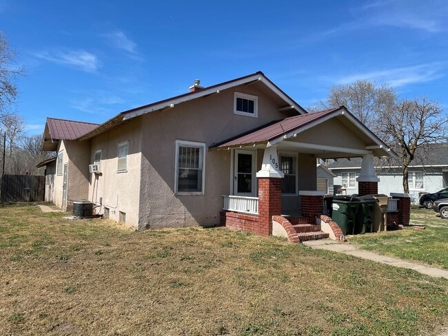 property at 105 N Speare St