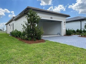 9387 SW Pepoli Way in Port St. Lucie, FL - Building Photo - Building Photo