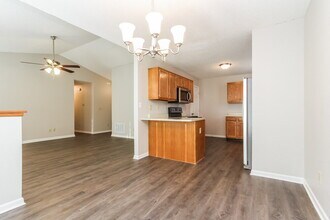 748 Millbrook Dr in Avon, IN - Building Photo - Building Photo