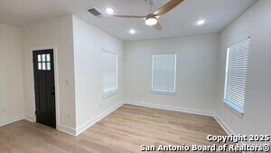 527 Montana St in San Antonio, TX - Building Photo - Building Photo