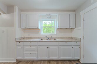 5612 Colerain Ave in Cincinnati, OH - Building Photo - Building Photo