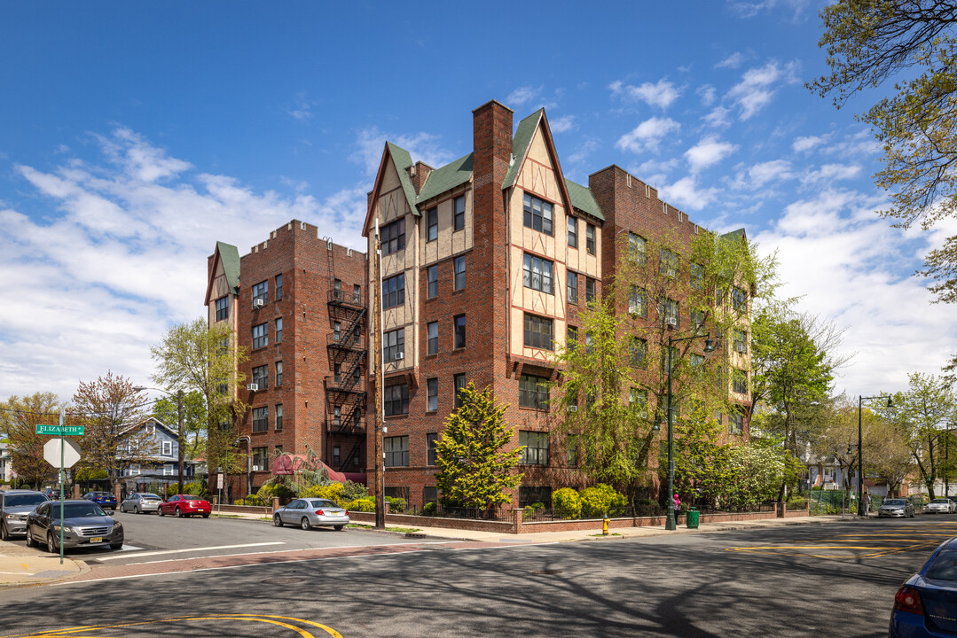 Parc West in Newark, NJ - Building Photo