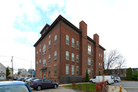 39 Webster St in Pawtucket, RI - Foto de edificio - Building Photo