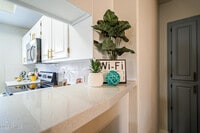 600 Grove Pky photo'