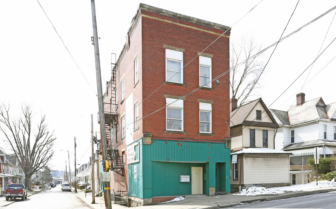 615 New Castle St in Butler, PA - Building Photo