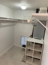 2160 SW 16th Ave, Unit 415 in Miami, FL - Foto de edificio - Building Photo