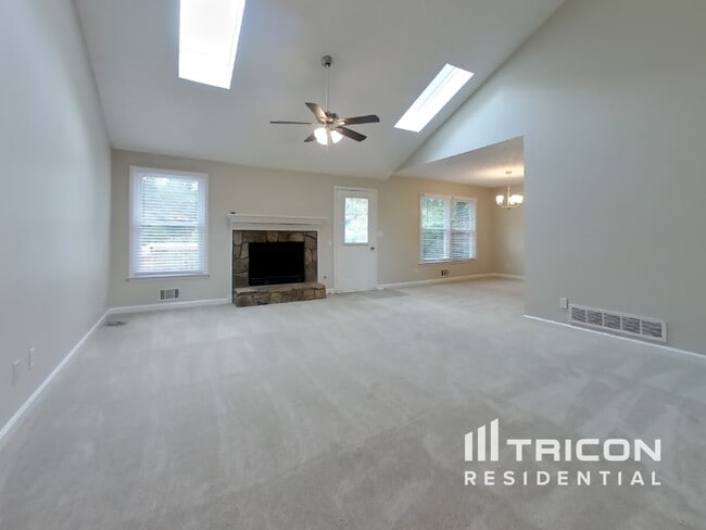 705 Brook Cove in Woodstock, GA - Building Photo - Building Photo