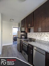 423 W Belden Ave, Unit 1 in Chicago, IL - Building Photo - Building Photo