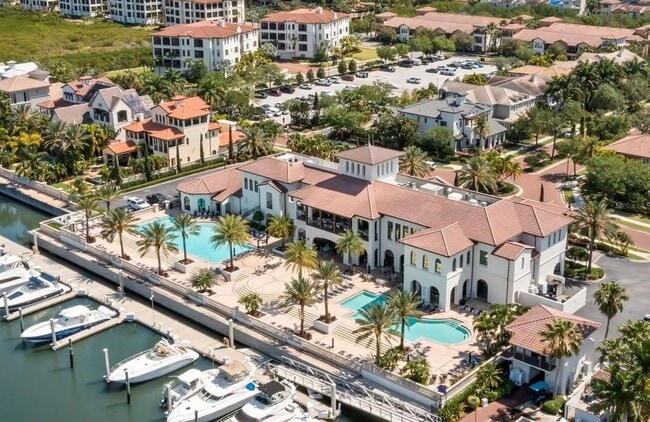 6012 Yeats Manor Dr, Unit A Unit 102 in Tampa, FL - Foto de edificio - Building Photo