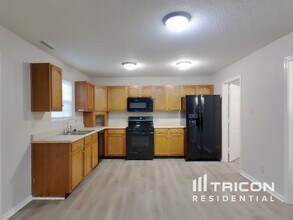 10775 Wymm Ln in Ingalls, IN - Foto de edificio - Building Photo