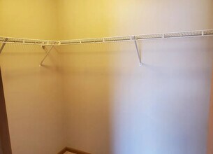 1449 McClure Rd in Aurora, IL - Building Photo - Building Photo