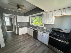 3217 Searsdale Ave in Cleveland, OH - Building Photo - Building Photo
