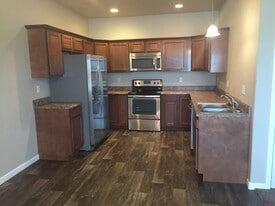 4102 Parkview Dr in Rapid City, SD - Building Photo