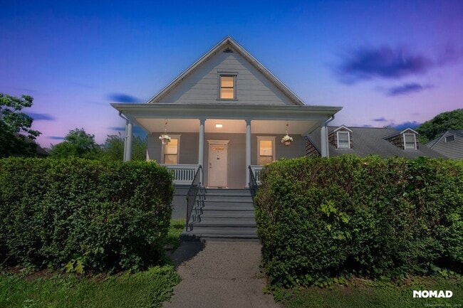 property at 28 Hollow Wood Ln
