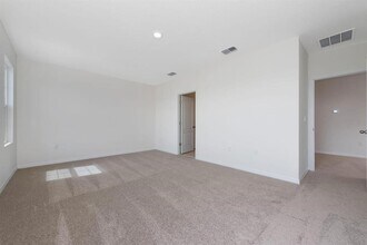 1296 Cascades Ave in Davenport, FL - Building Photo - Building Photo