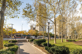 Cadman Towers in Brooklyn, NY - Foto de edificio - Building Photo