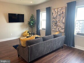 1527-29 Ridge Ave, Unit 3C in Philadelphia, PA - Building Photo - Building Photo