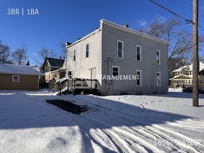 956 Adams St SE in Grand Rapids, MI - Building Photo - Building Photo