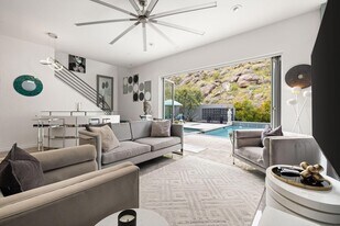 1201 Surrey Ln in Palm Springs, CA - Building Photo