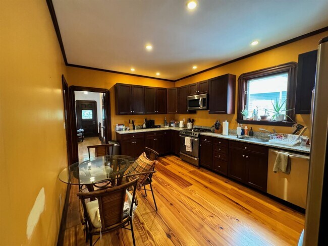 29 Fairmont Ave, Unit 2 in Cambridge, MA - Foto de edificio - Building Photo