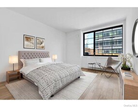 27-21 44th Dr in Queens, NY - Building Photo - Building Photo
