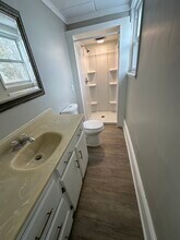134 Pearl St, Unit 134A in Enfield, CT - Foto de edificio - Building Photo