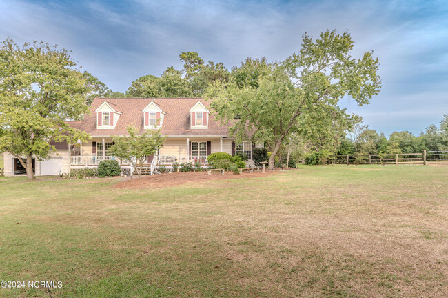 1995 N May St in Southern Pines, NC - Building Photo - Building Photo