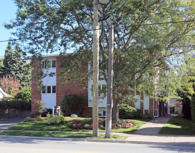 Geneva Gardens in St Catharines, ON - Building Photo - Primary Photo